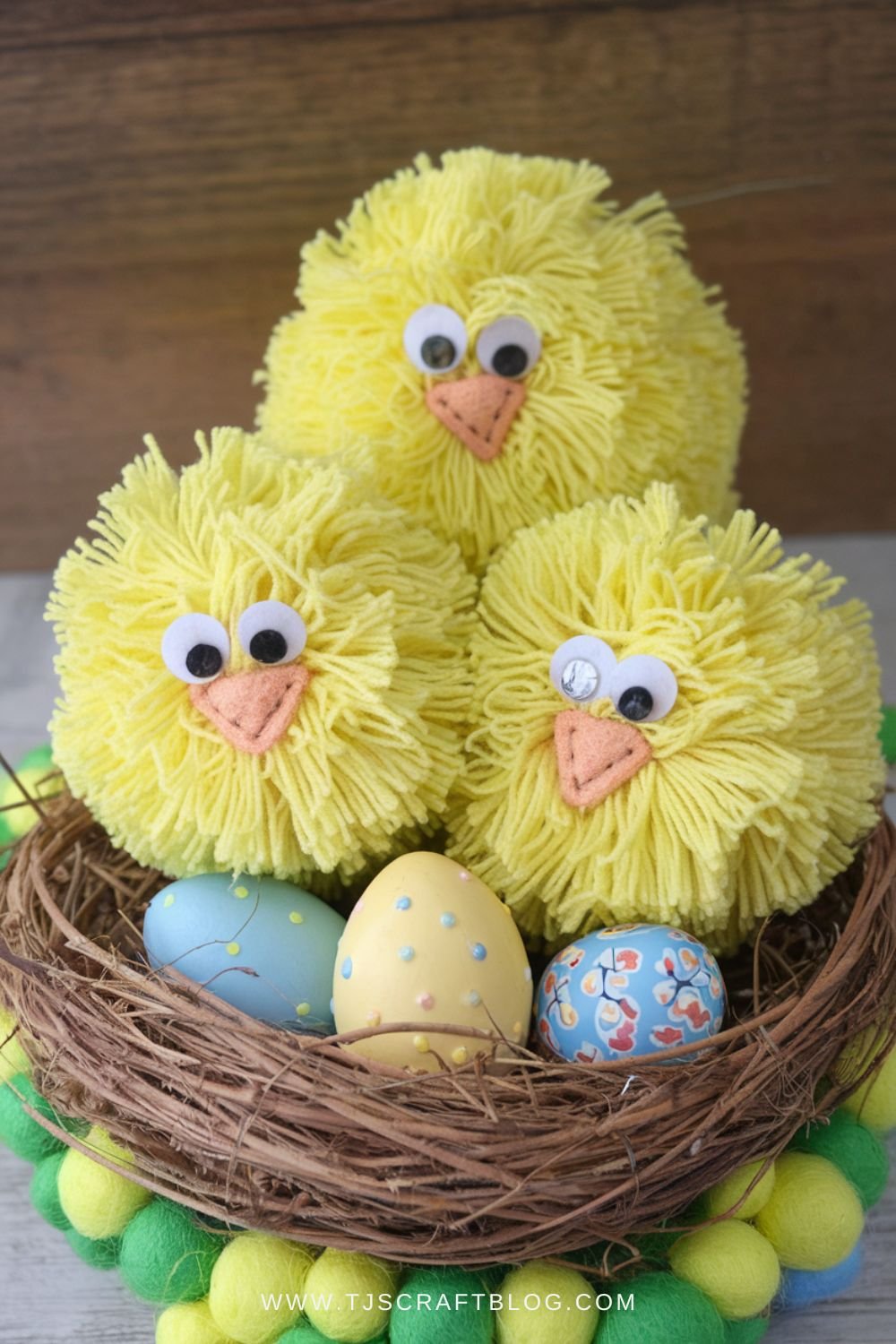 These fluffy pom-pom chicks are the cutest Easter craft ever! 🐣💛 Made with yarn, felt, and googly eyes, they make adorable Easter decorations or gifts. This fun DIY project is great for kids and adults alike. Try it today! #EasterDIY #SpringCrafts